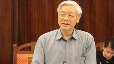 Le SG du Parti Nguyen Phu Trong travaille avec le Conseil central de théorie - ảnh 1